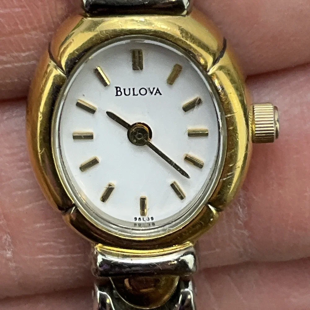 Beautiful Bulova Classic Quartz Ladies Watch Stainless  Two-Tone New Battery - Picture 2 of 8